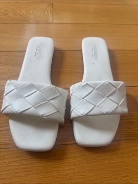 Cushionaire Sandals
